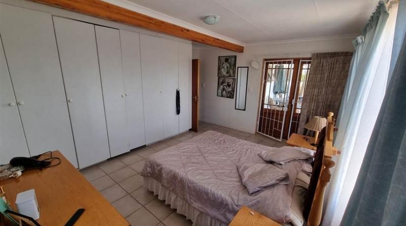 5 Bedroom Property for Sale in Rheenendal Western Cape